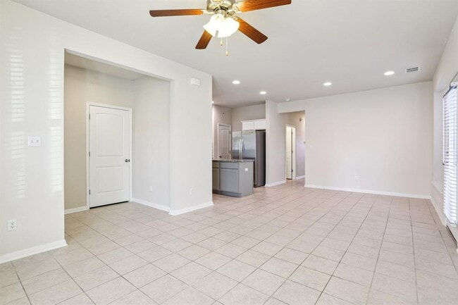 Photo - 174 Friendship Oak Dr