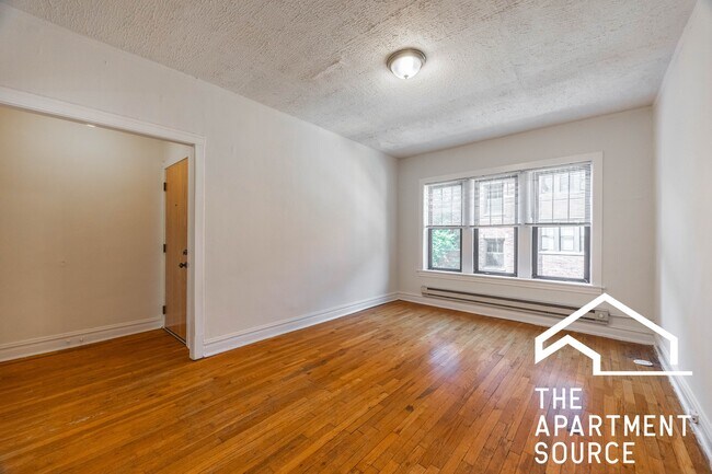 Photo - 624 W Cornelia Ave Unit N2