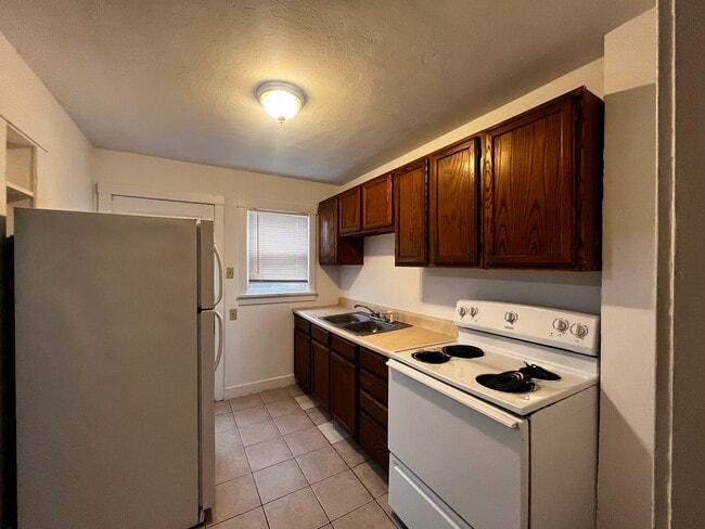 Photo - 14 W 16th Ave