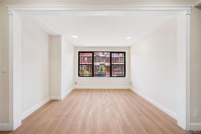 Photo - 32-50-50 87th St