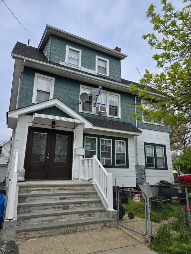 Building Photo - 70 Overlook Ave Unit 2