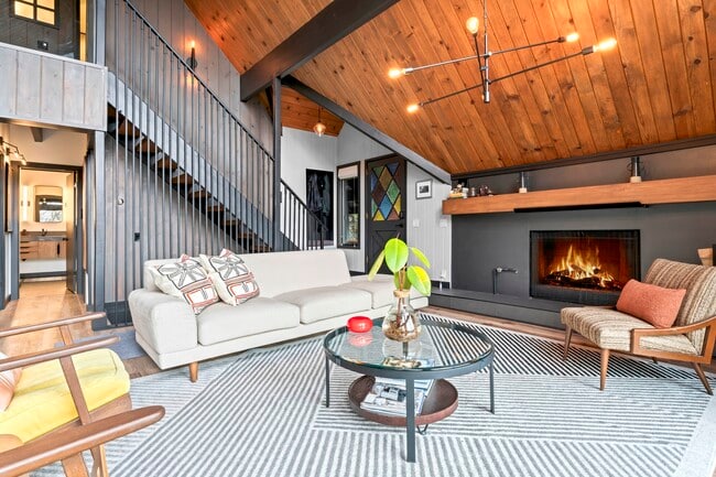 Building Photo - 1106 CA-173 Rental