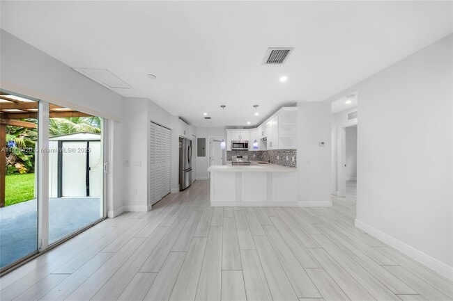 Building Photo - 2306 N 28th Ave