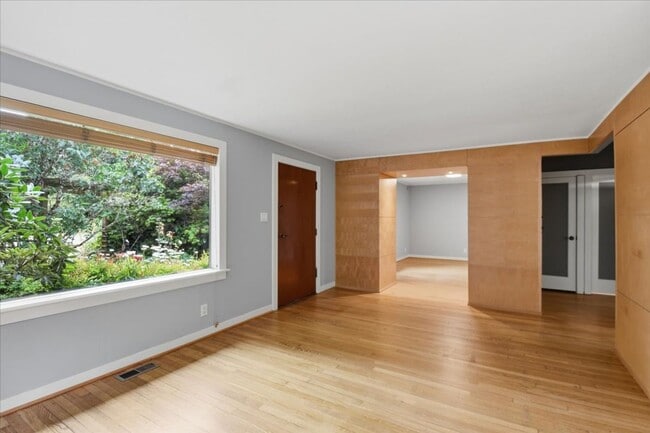 Photo - 2Bd/1Ba Seattle Home