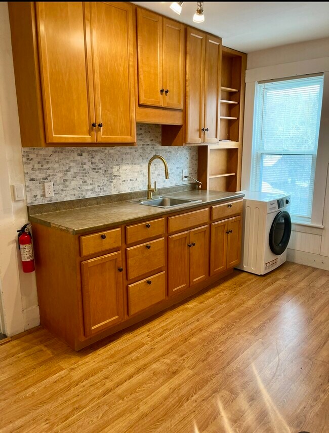 Photo - 146 Hanover St