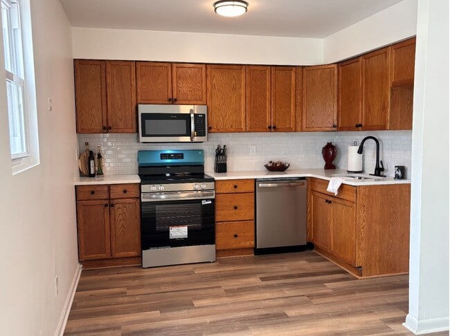 Photo - 196 Lexington Rd