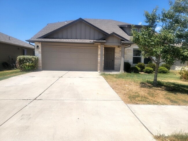 Building Photo - Spacious 3 Bedroom, 2.5 Bath Home with Garage & Tall Ceilings