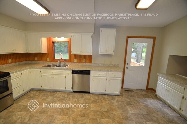 Photo - 11636 Evergreen St NW