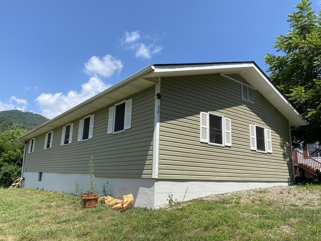 Photo - 52 Windy Hill Rd