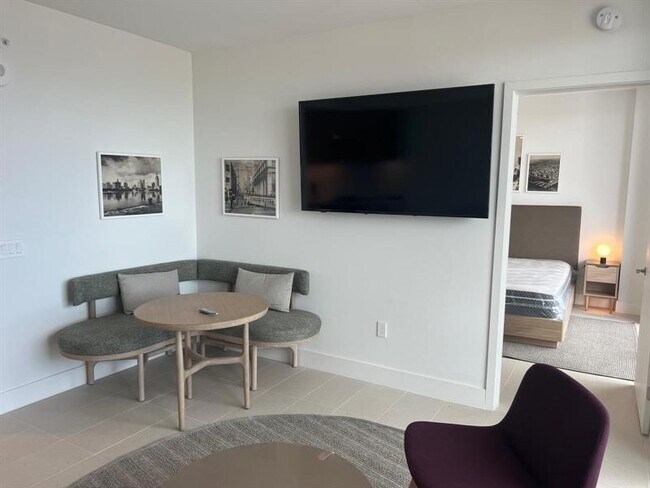 Photo - 159 NE 6th St Unidad 4508
