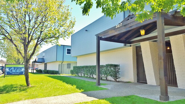 The Oasis Apartments - The Oasis Apartments