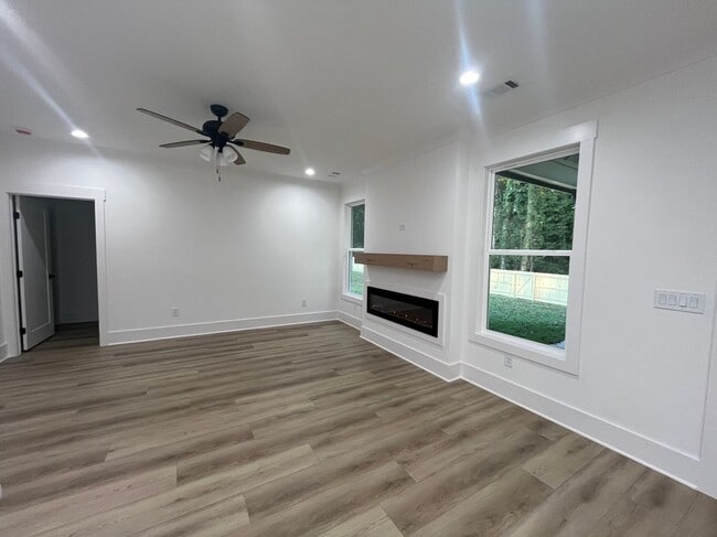 Photo - 832 Post Oak Cir