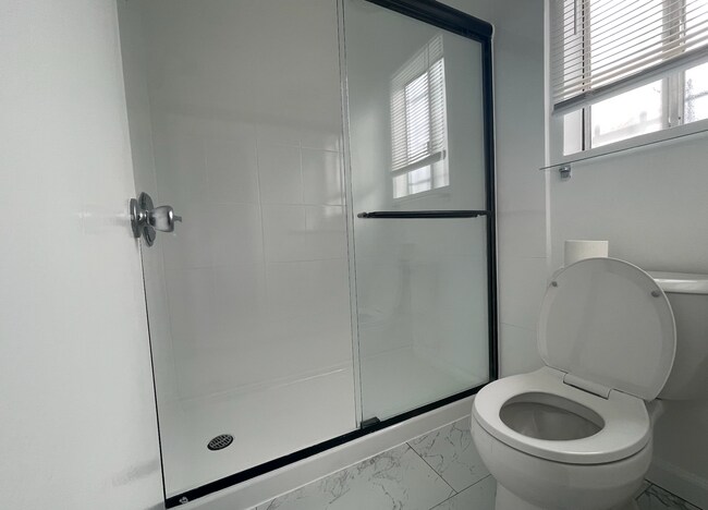 Photo - 6554 La Mirada Ave Unidad 8