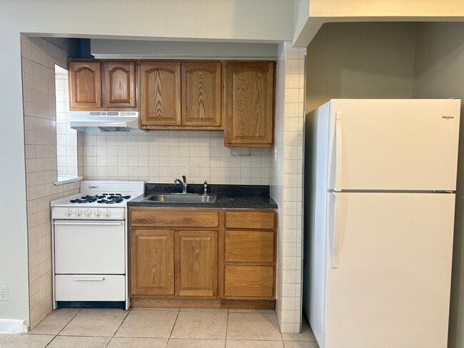 Building Photo - 67 Lincoln Ave Unit 4C Rental