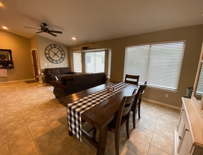 Photo - 51495 White Oak Dr