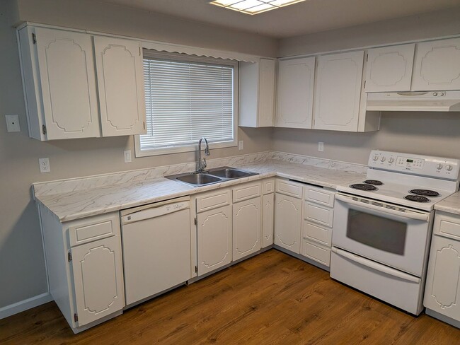 Photo - 1030 45th Ave NE