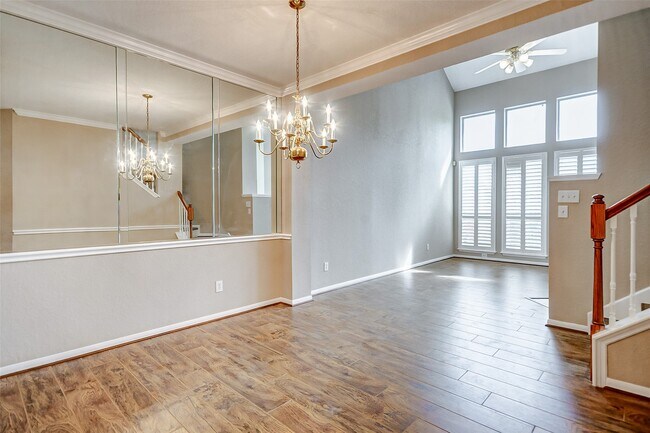 Photo - 2022 Ridge Wood Ln