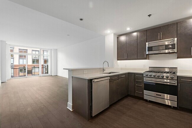 Photo - 1100 Maxwell Ln Unit 1107