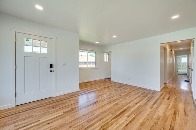 Photo - 634 NE 19th Ave