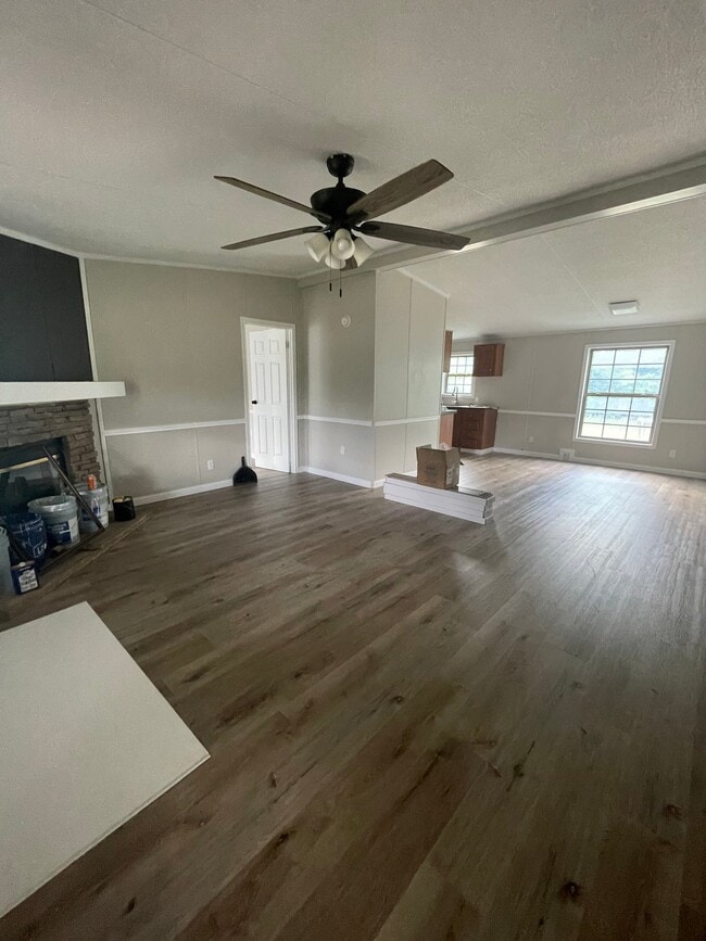 Building Photo - 762 CR 207