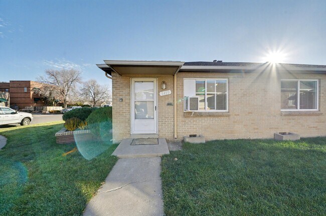 Photo - 1455 Jasmine St Unit 1