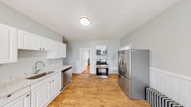 Photo - 110 Howland St