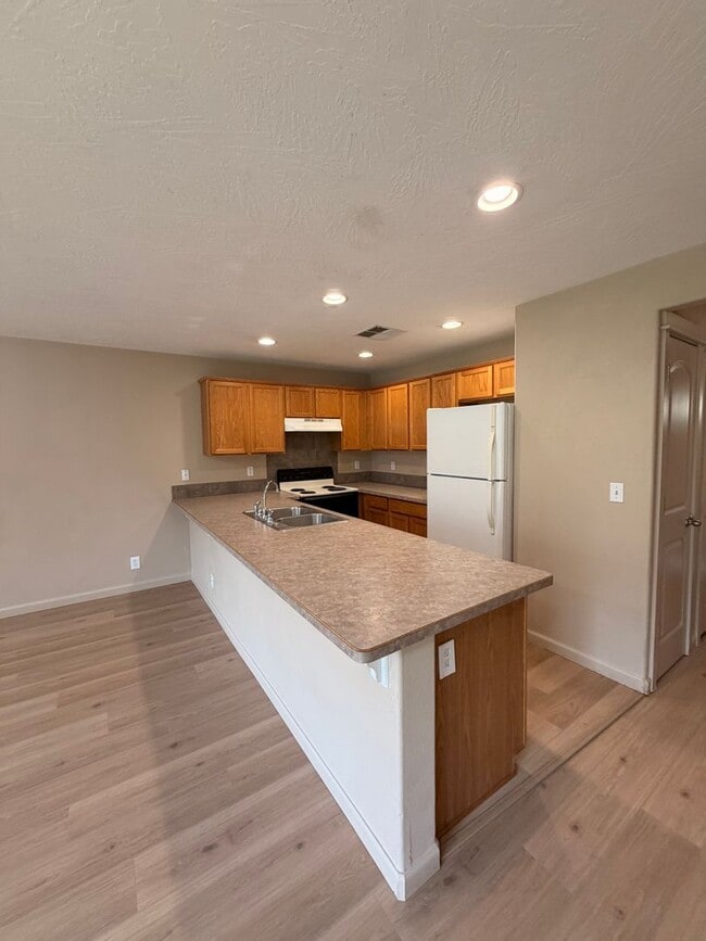 Photo - 3-Bedroom Townhouse in Lowell