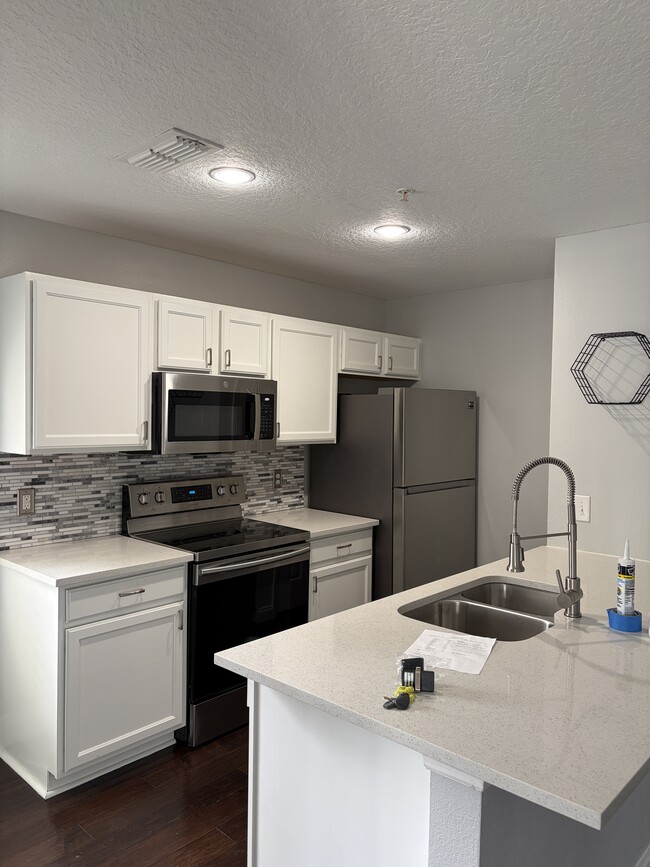 Kitchen - 3049 Lindale Ave Unit Garage Apartment