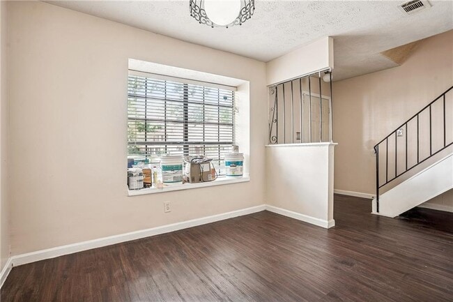 Photo - 6593 Sleepy Hollow Ln