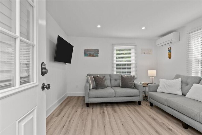 13 Sherman St Unit 3