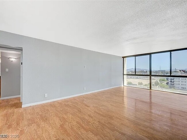 Photo - 3930 University Center Dr Unit 806