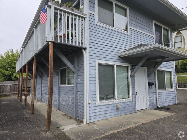 Building Photo - 1214 SE Overlook Ave Rental
