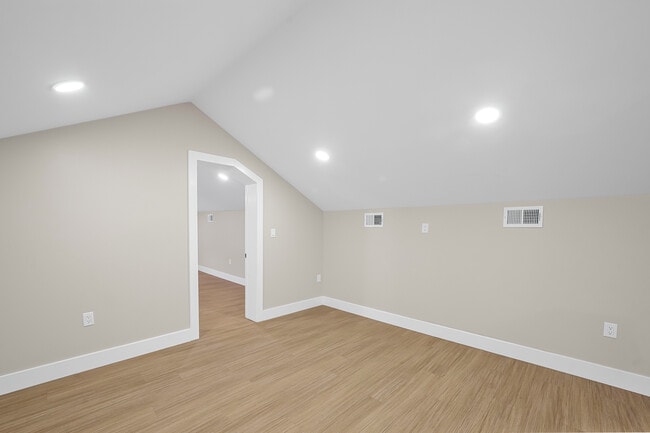 71 Dreamland Park Dr