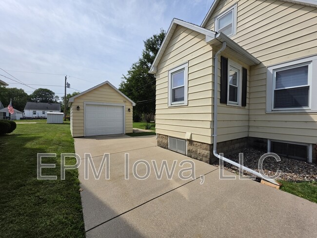 Photo - 1212 Forest Ave
