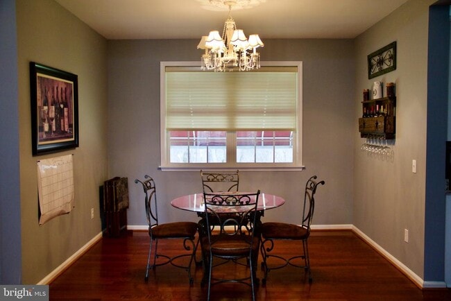 Photo - 11601 Warren Ln