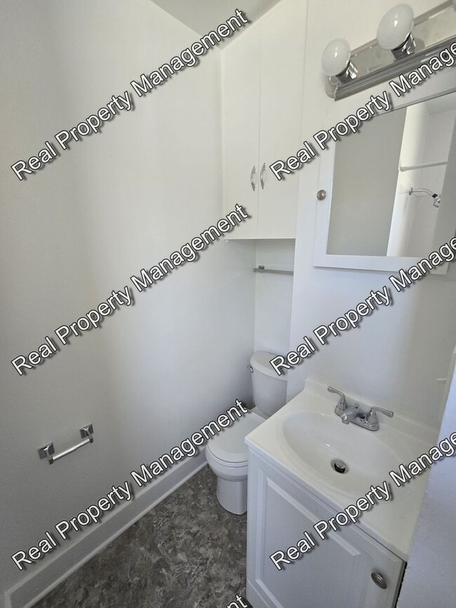 128 S Jackson St