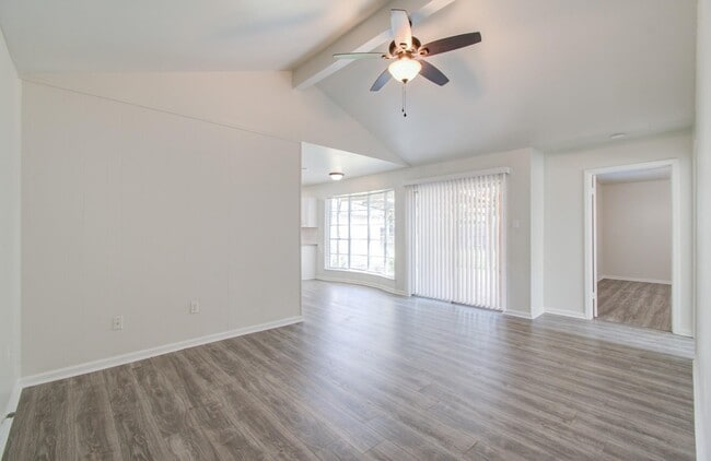 Photo - 15611 La Casa Ln