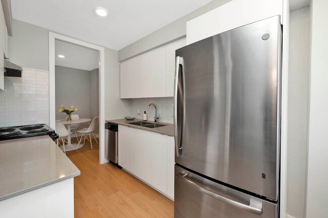 Photo - Dixie Square Apartments