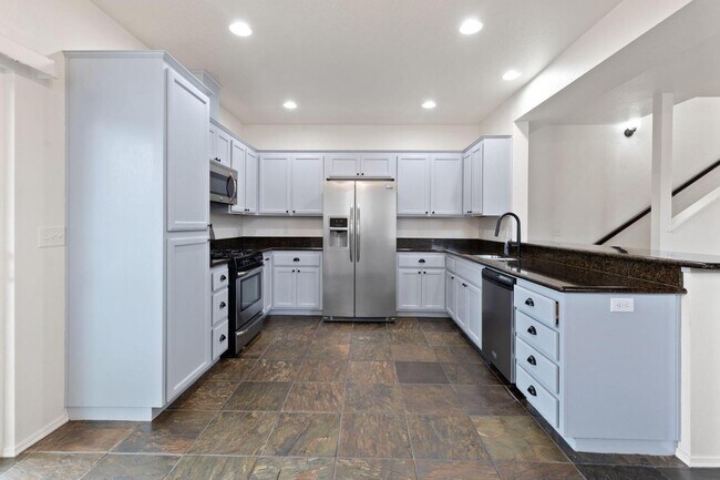 Photo - 668 Kaitlin Ln