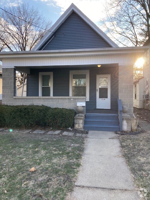 Building Photo - 1314 N Broadway St Rental