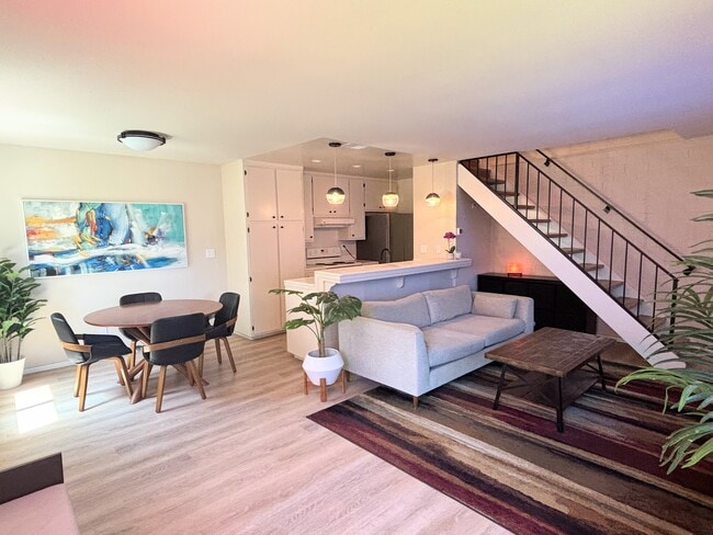 Building Photo - 1425 45th Ave Unit 2 Rental