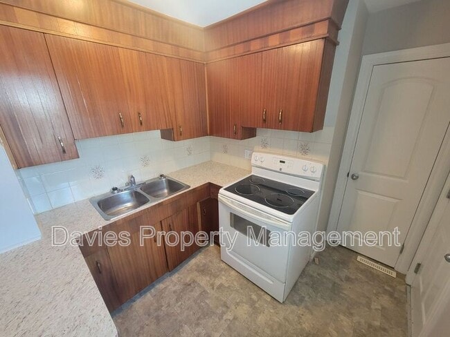 Photo - 9648-9153 153 St NW