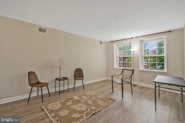 Building Photo - 2961 S Columbus St Unit B2