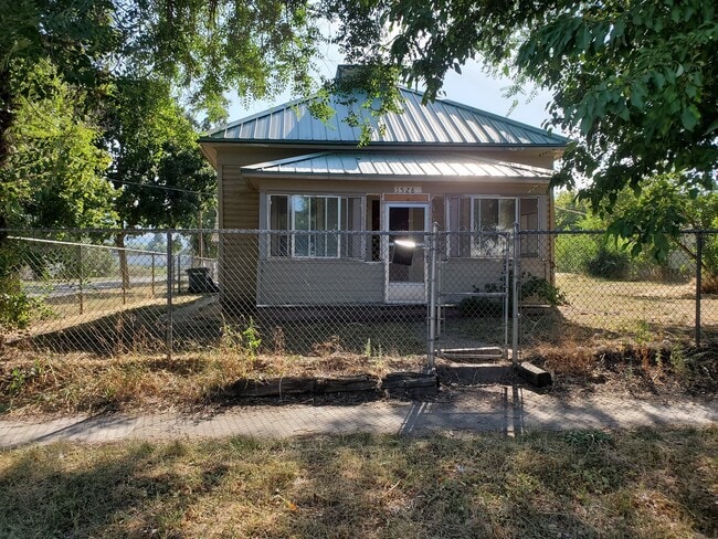 Building Photo - 1528 Monroe Ave Rental
