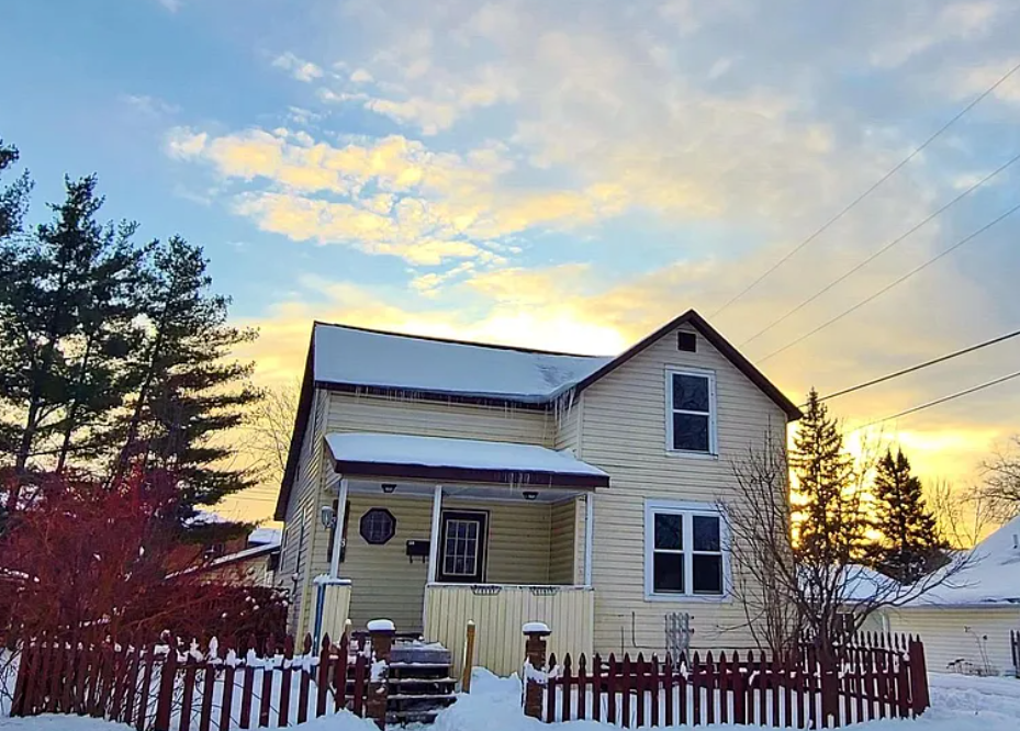 Photo - 308 E 5th St House
