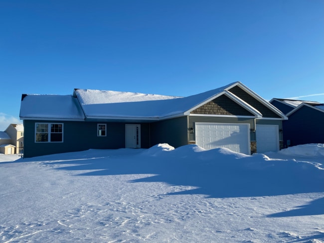 Photo - 906 Taft St S