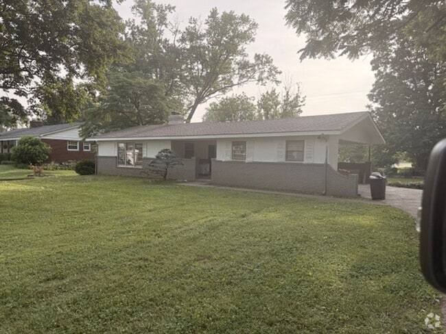 Building Photo - Completely remodeled 3 bedroom, 2 bath hom... Rental