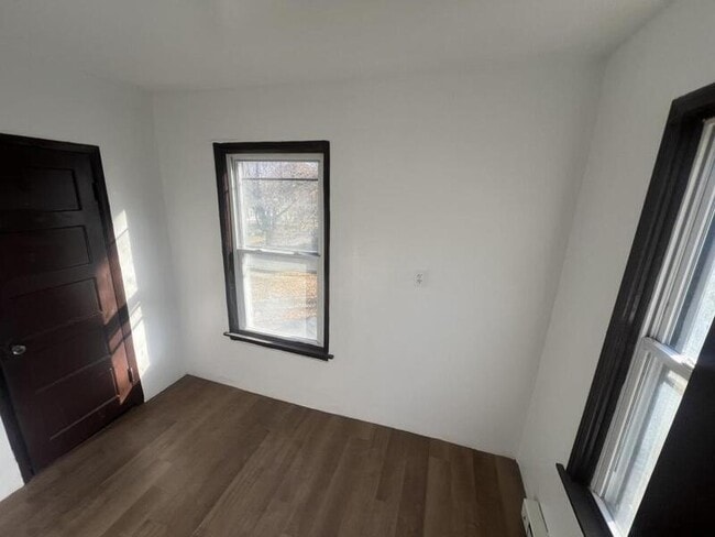 Photo - 213 Flint St