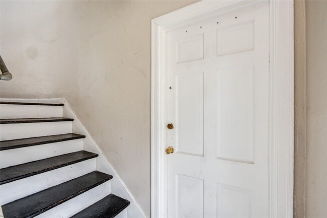 Photo - 1828 W Main St Unit 1