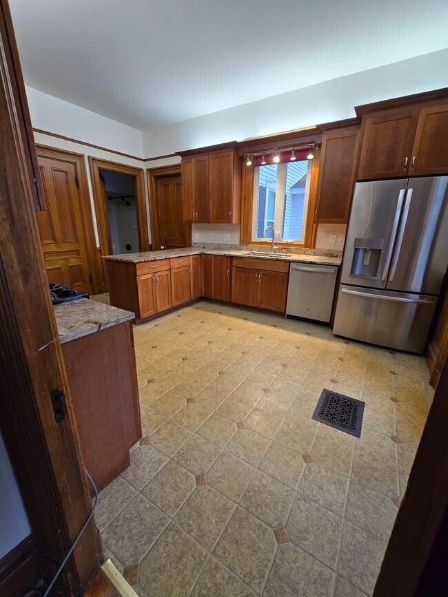 Photo - 281 Pembroke St